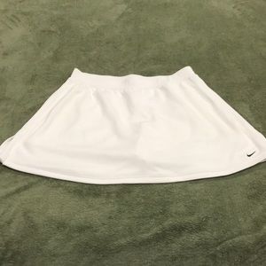 White Nike Fit Dry Tennis Skorts